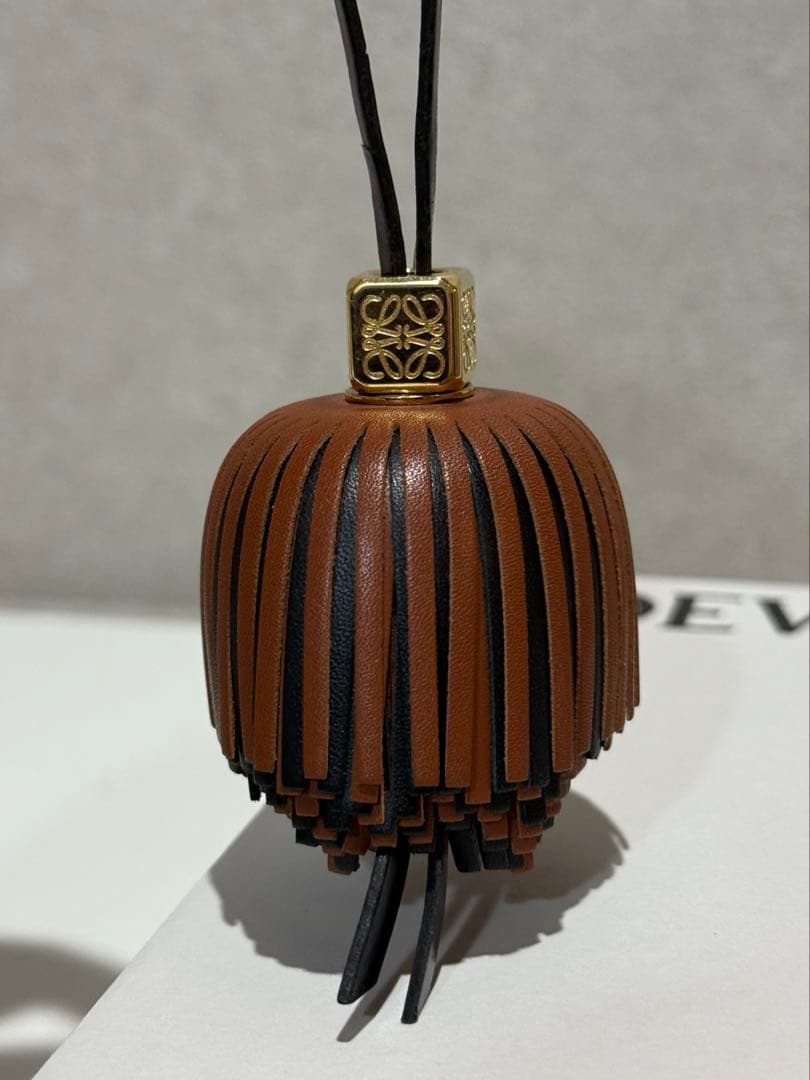 ロエベ　アナグラムダイス付　タッセル　フリンジ　チャーム　LOEWE レザー