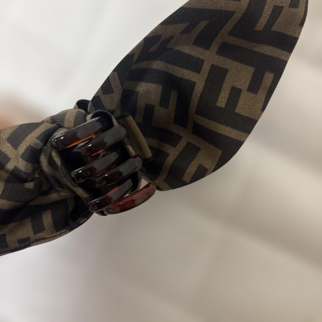 美品　FENDI FFロゴ リボンヘアクリップ