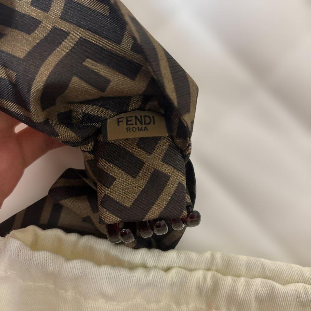 美品　FENDI FFロゴ リボンヘアクリップ