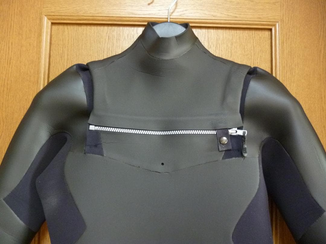 Billabong（ビラボン）チェストジップセミドライ 全身裏起毛 ！送料込み