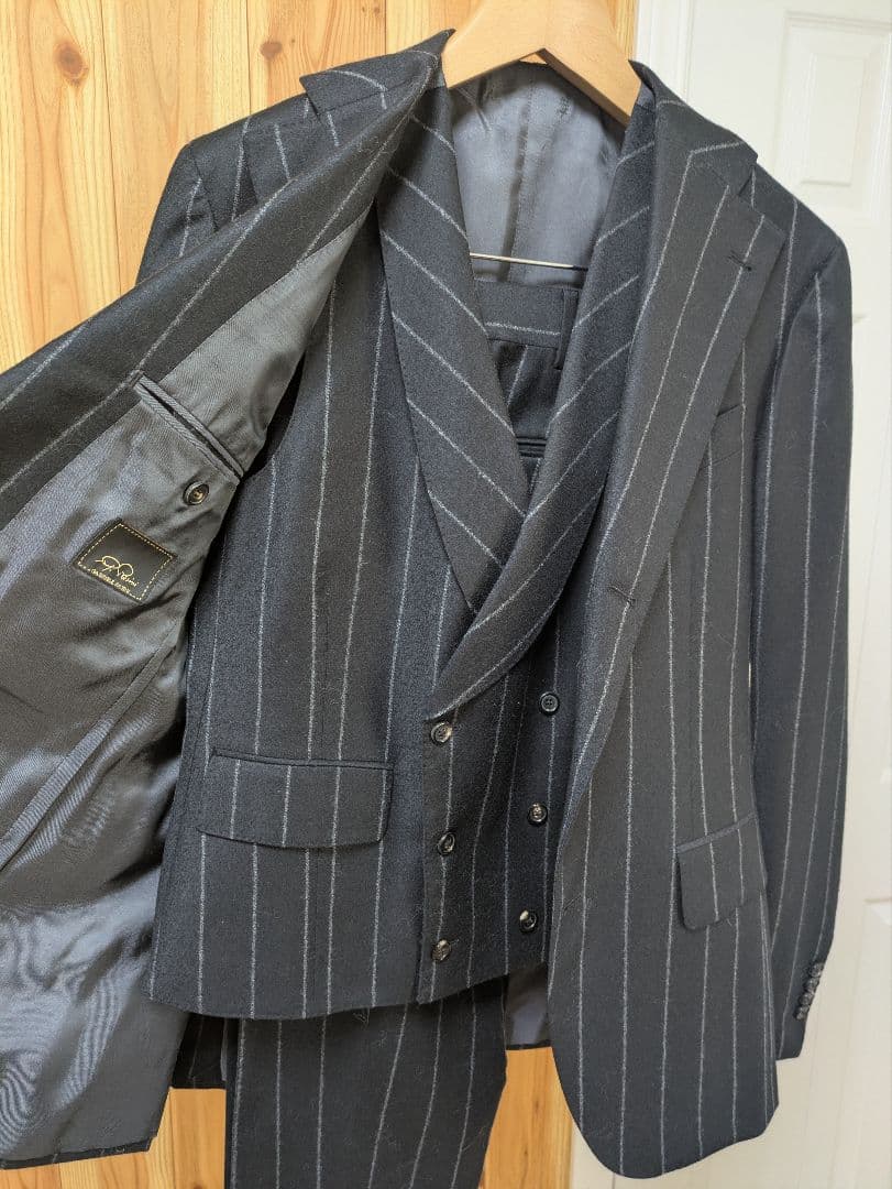 K*n様 Gabriele Pasiniストライプダブルベスト3ピーススーツ46