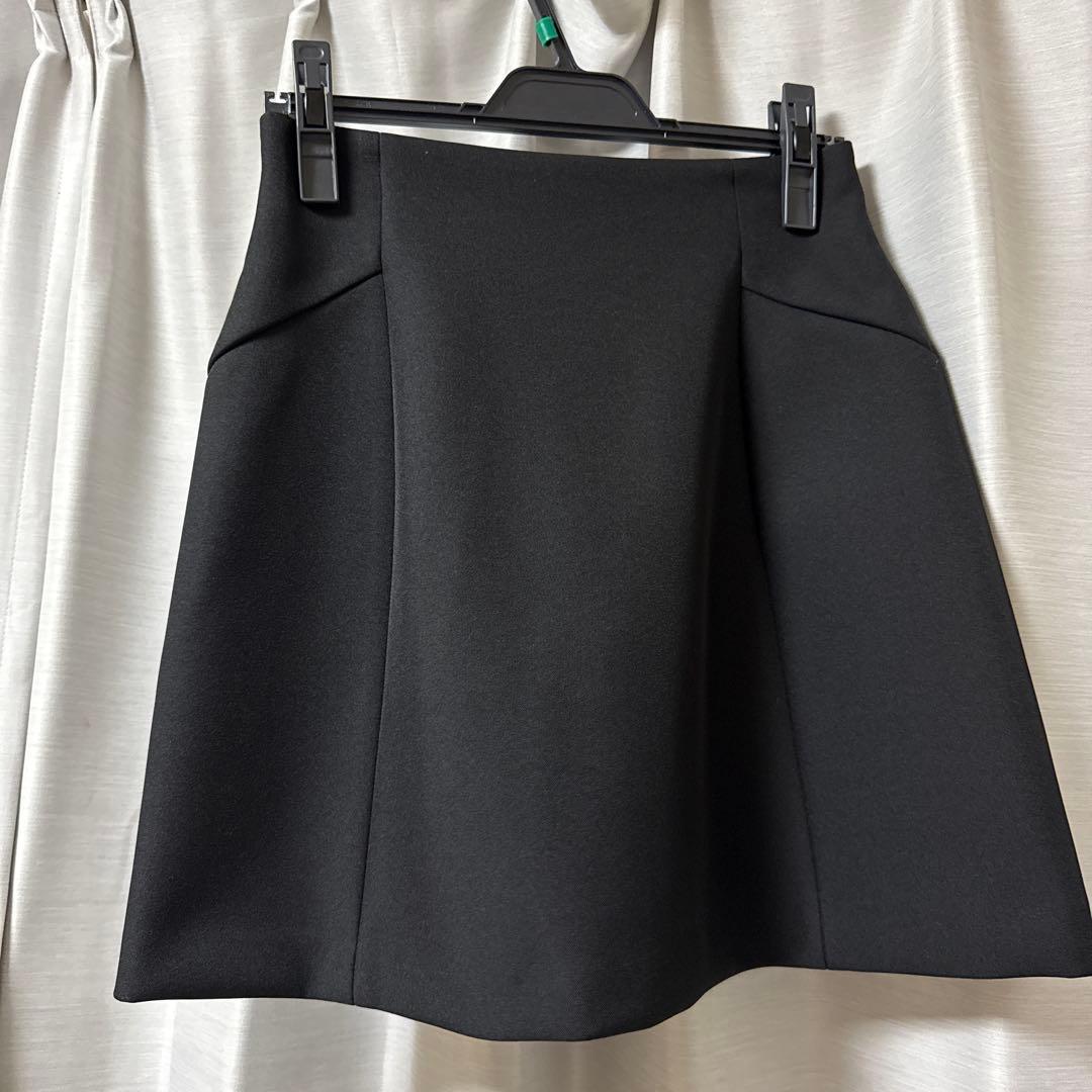 新品Apuweiser-riche バックジップフォルムミニスカート　裏地付き