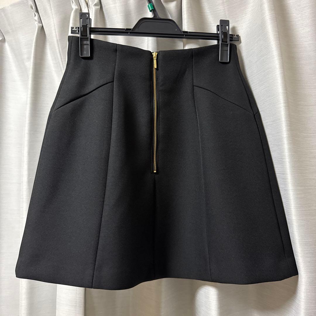 新品Apuweiser-riche バックジップフォルムミニスカート　裏地付き