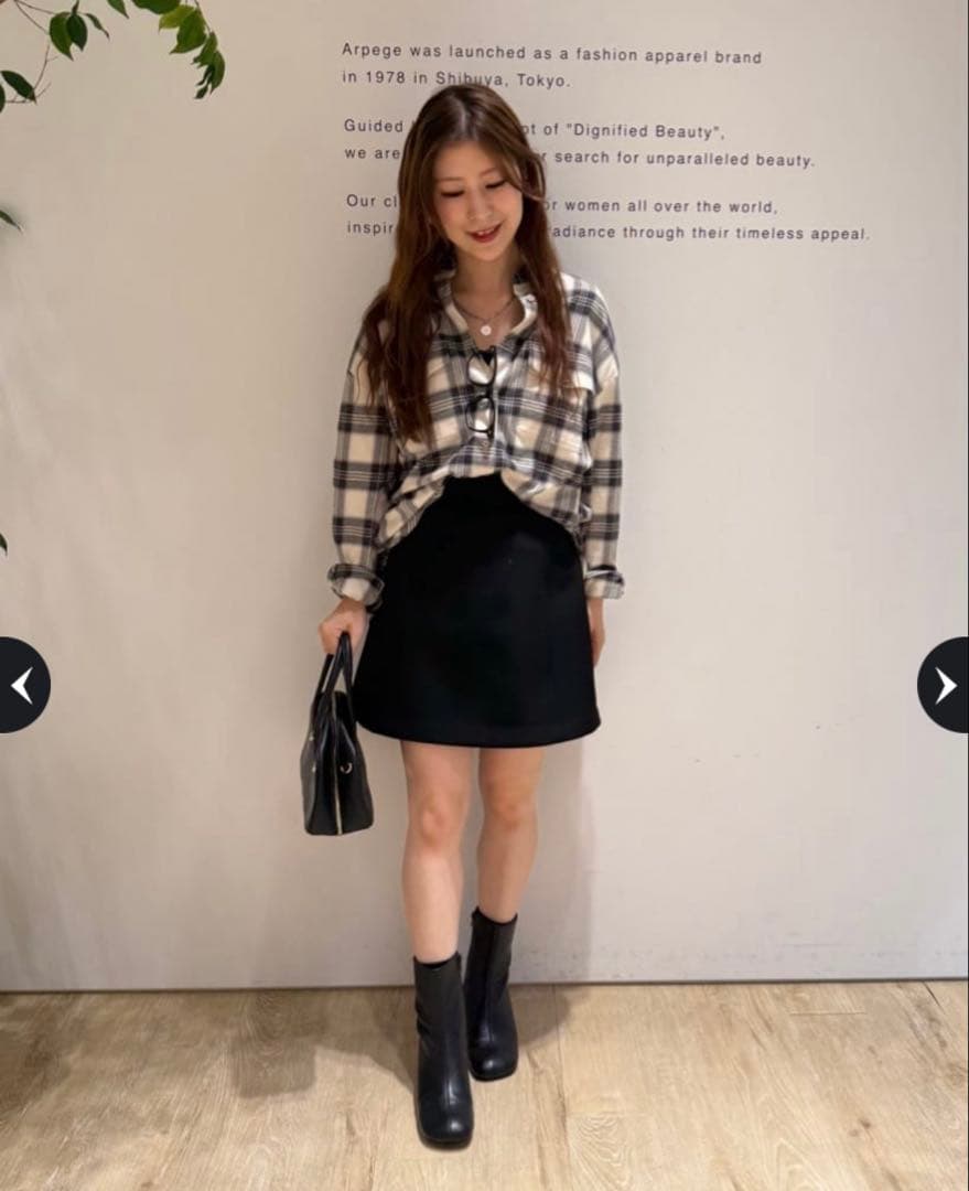 新品Apuweiser-riche バックジップフォルムミニスカート　裏地付き