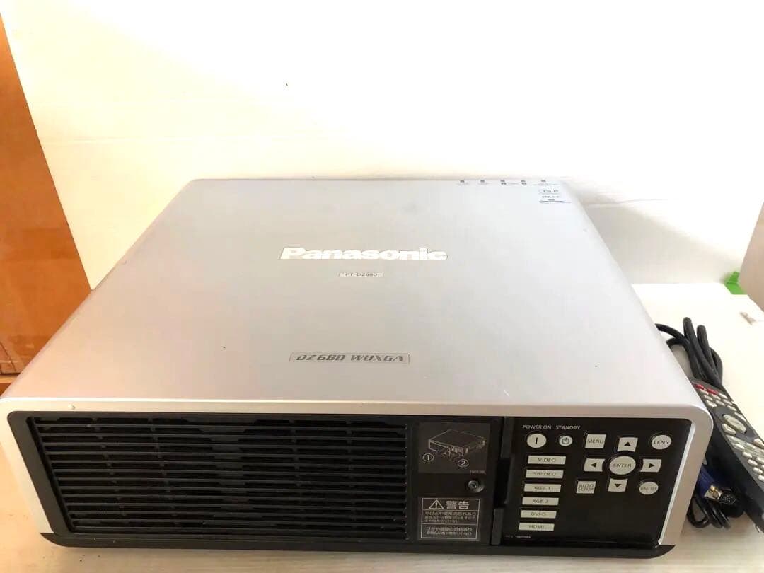 PANASONIC プロジェクター　PT-DZ680 ★6000ルーメン　日本製