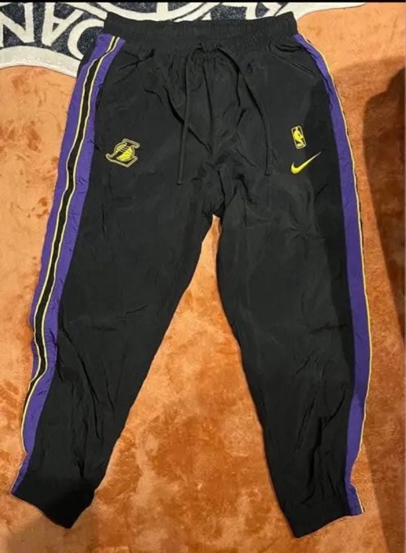 NIKE×LAKERSセットアップ　希少　Lサイズ　期間限定値下げ