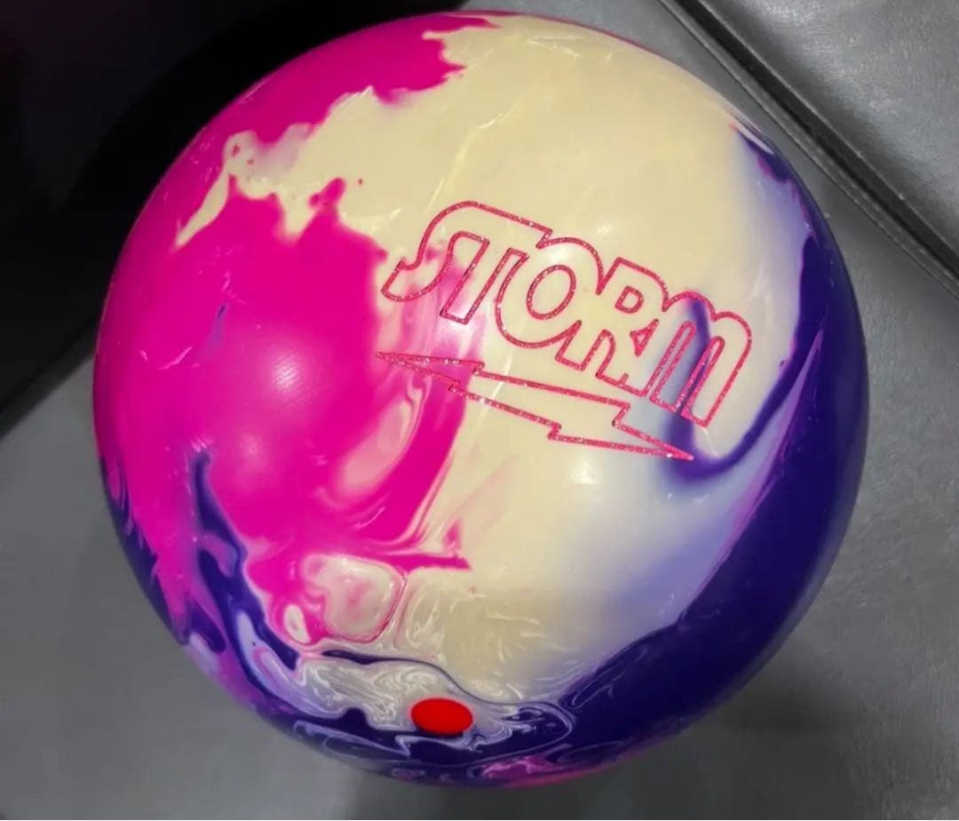 美品！！STORM ボウリングボール　 アイオンマックス　15ポンド2オンス