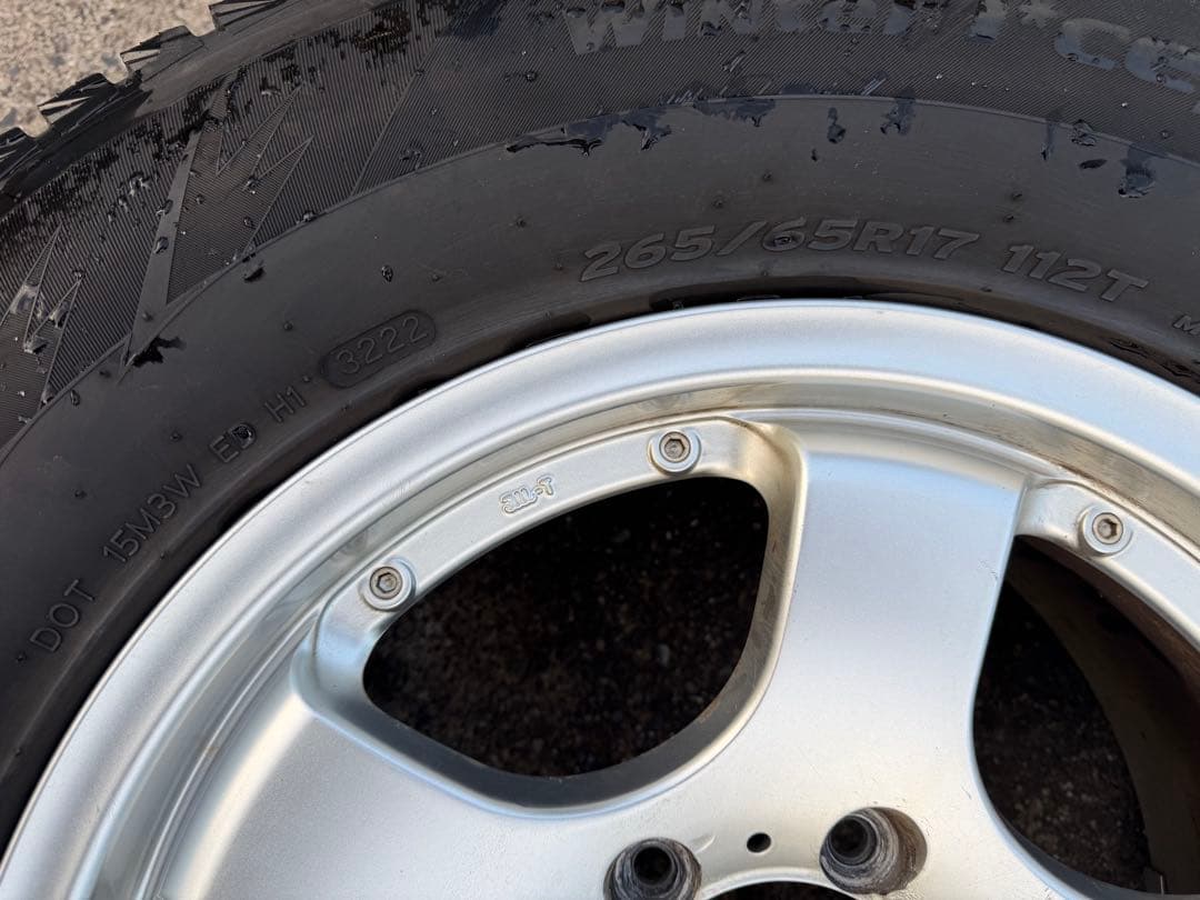 265/65/Ｒ17 スタッドレス　タイヤ ホイールセット 4本