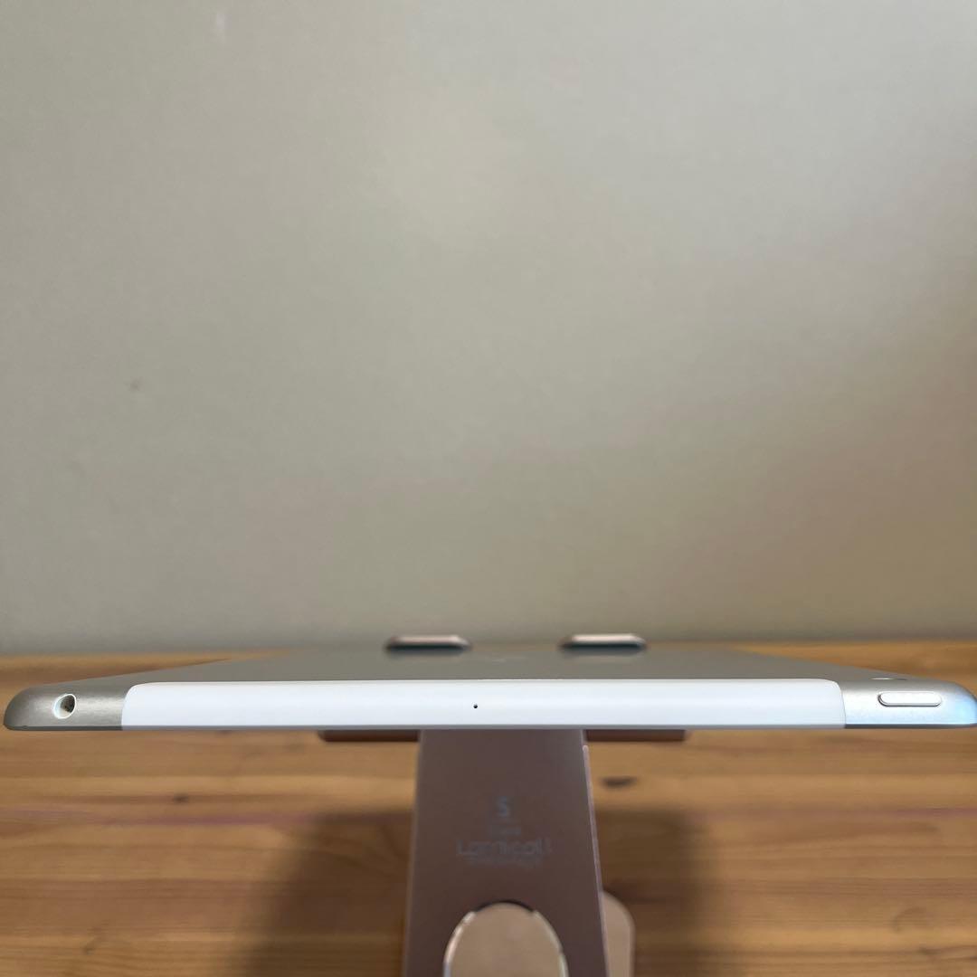 超美品！iPad 7世代 32G Wi-Fi + Cellular シルバー