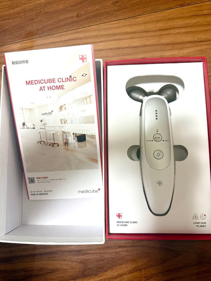 ボディ・フェイスケア MEDICUBE AGE-R DERMA EMS SHOT