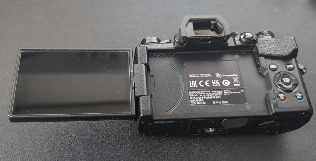 OM SYSTEM OM-5 14-150 mm II レンズキット　ブラック