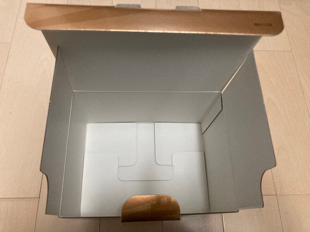 じ*行様 【美品／箱のみ】空箱 Nikon F6 緩衝材等付