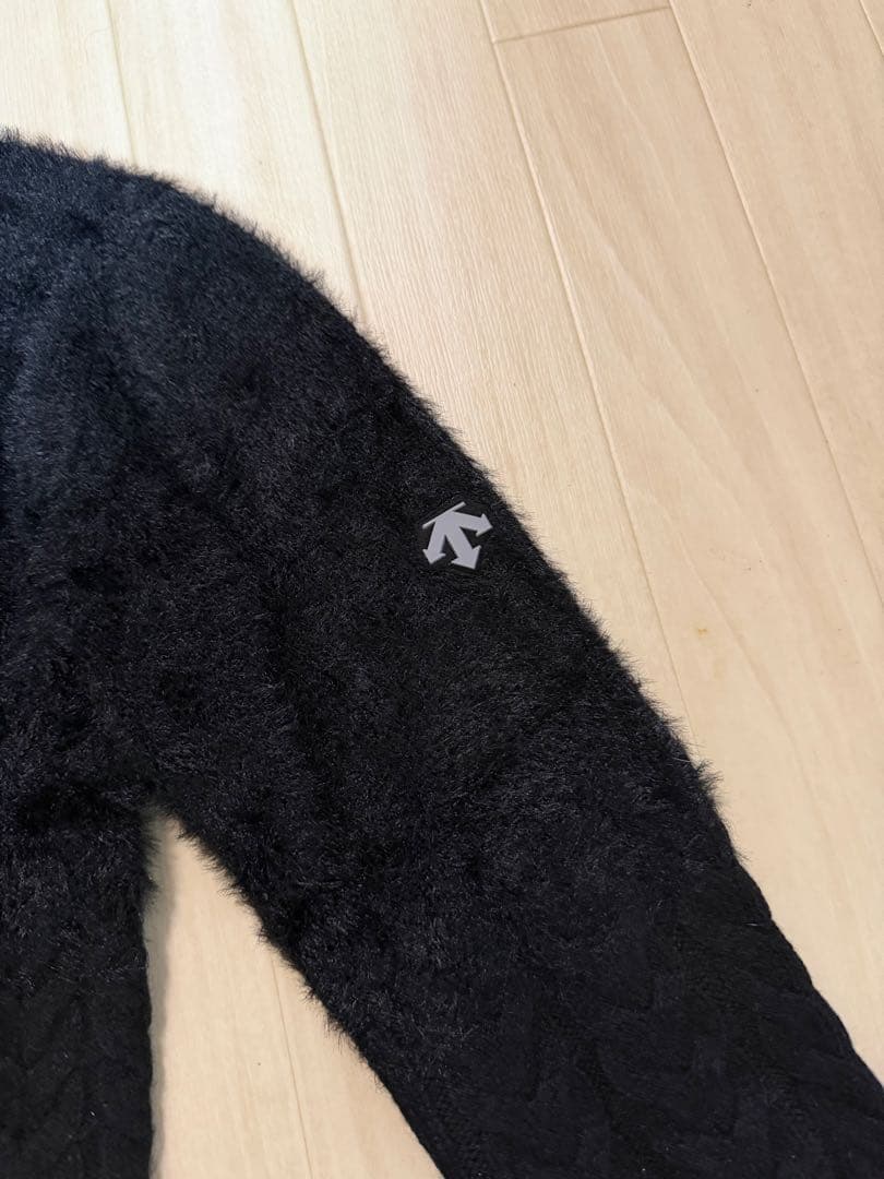 デサントゴルフ　ブラックタートルネックセーター