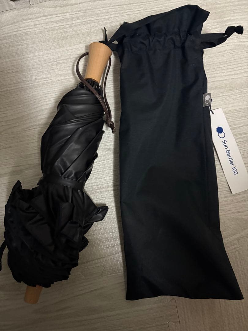 サンバリア100 フリル　ブラック 日傘 二段折