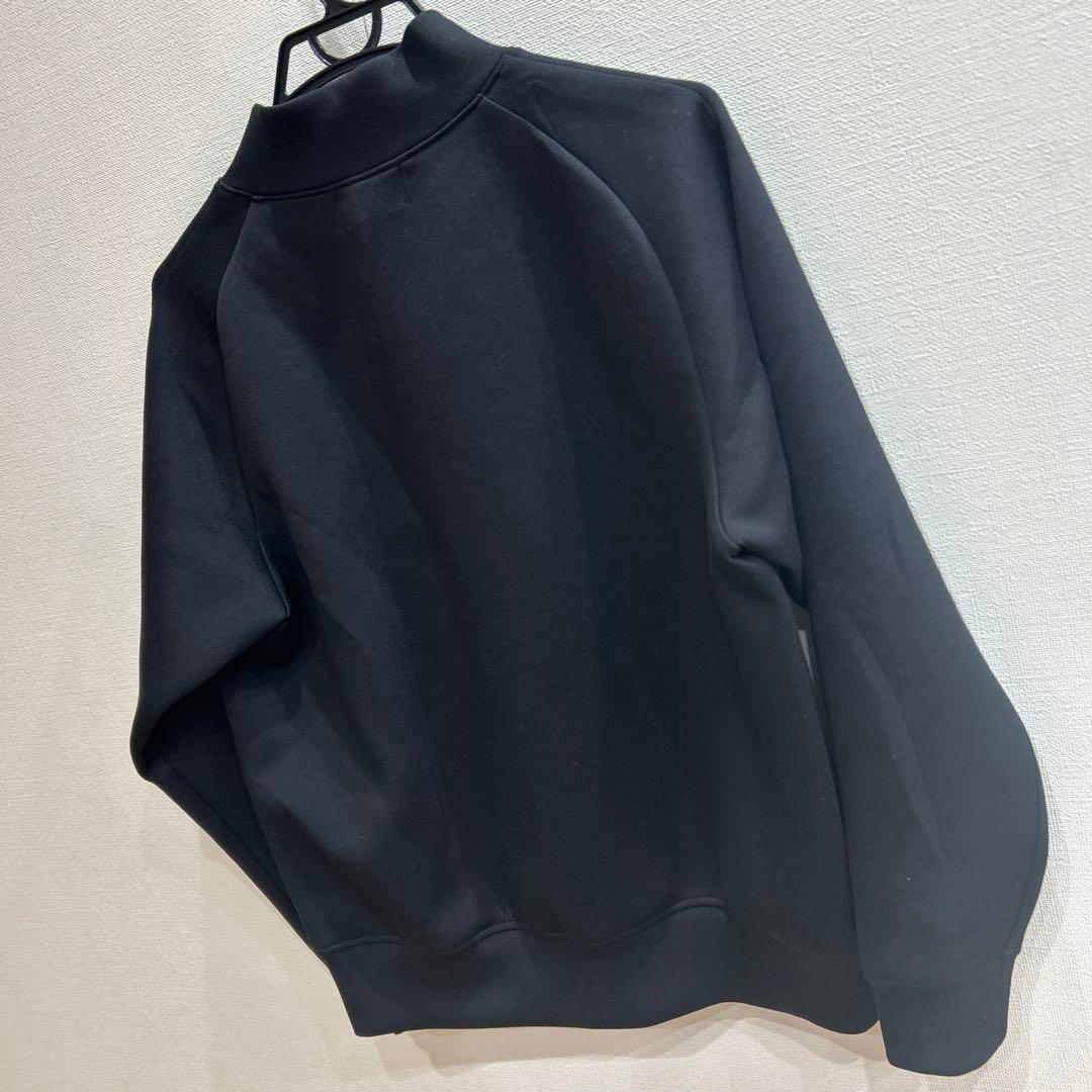 ジュン&ロペ　黒　トレーナー