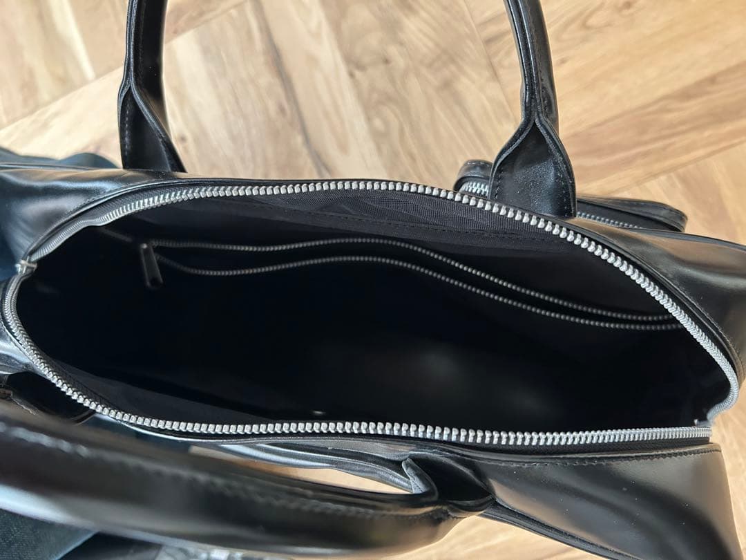 ブラック合成皮革バッグ