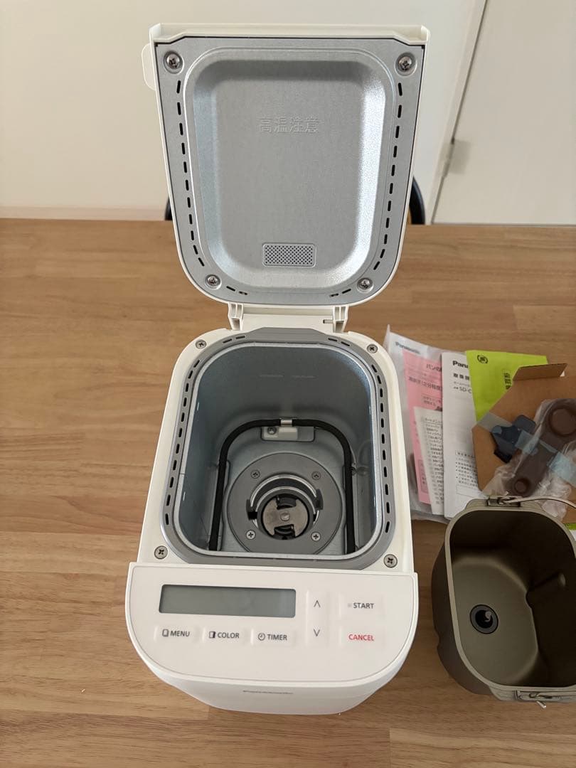 【新品未使用】 パナソニック ホームベーカリー 約0.6斤 SD-CB1-W