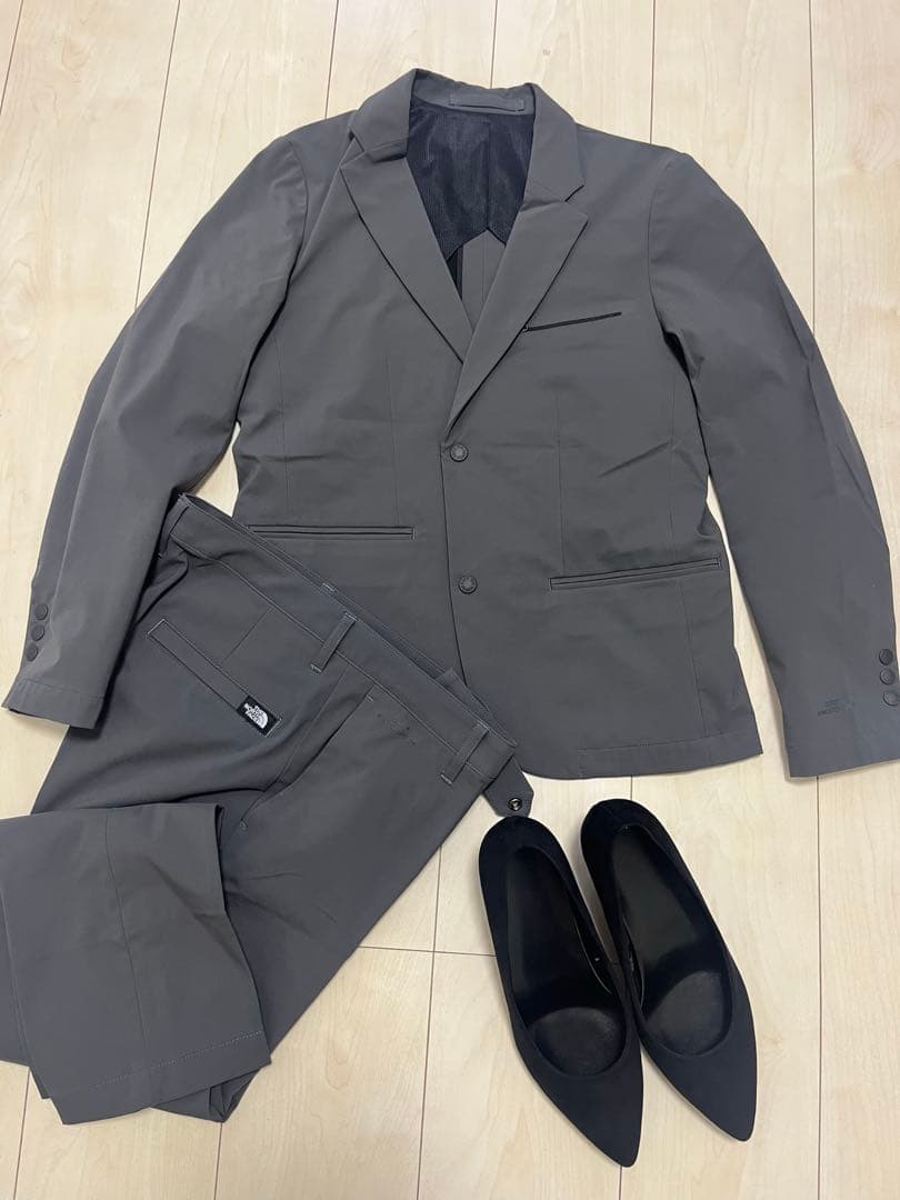 週末値下げsaleノースフェイス　レディース　スーツ　M (靴は含まれません)