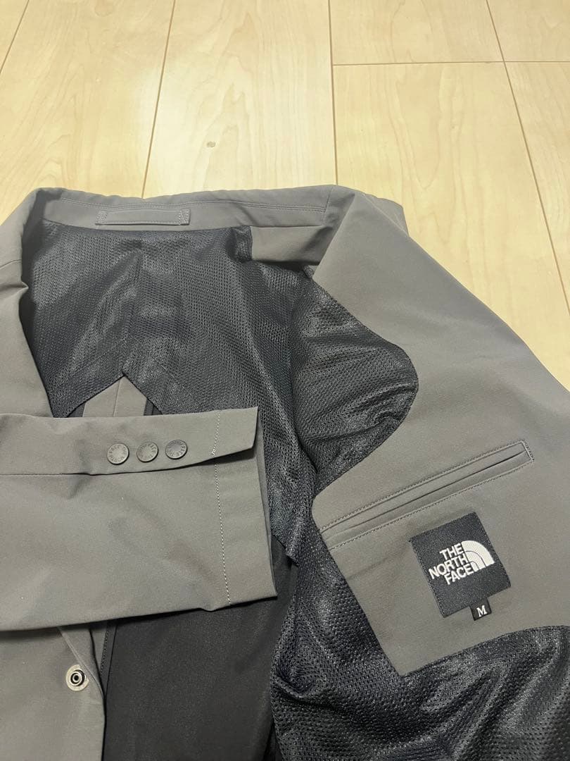 週末値下げsaleノースフェイス　レディース　スーツ　M (靴は含まれません)