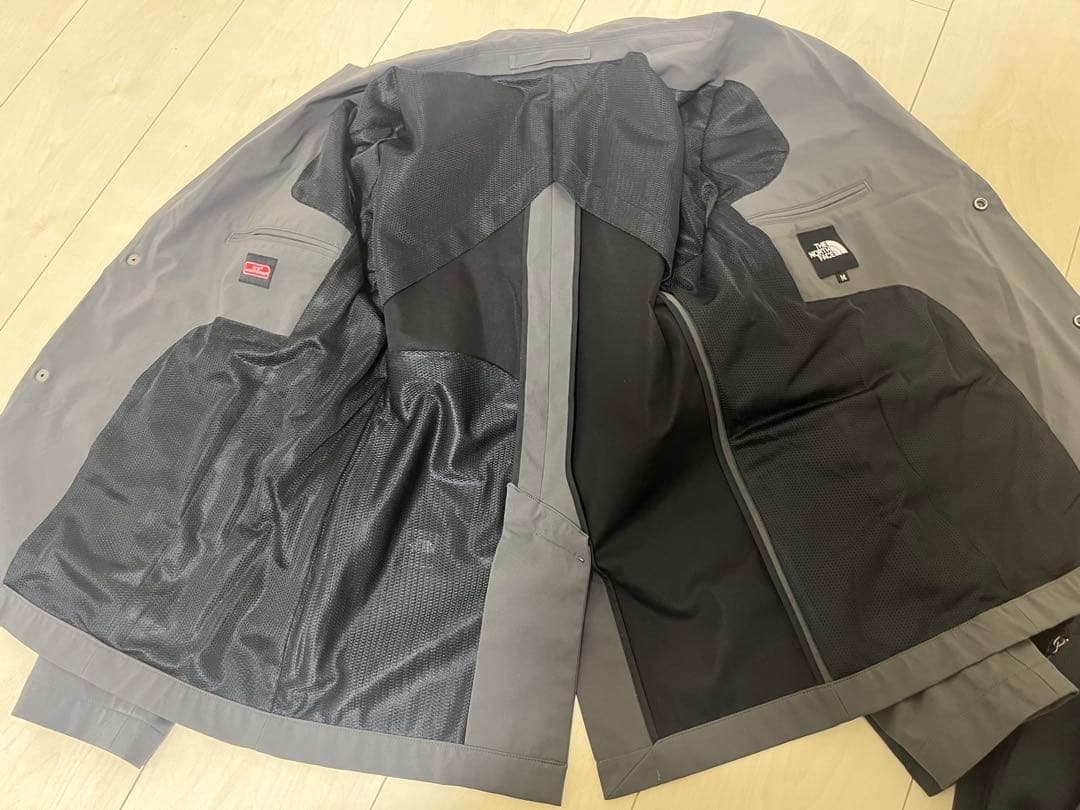 週末値下げsaleノースフェイス　レディース　スーツ　M (靴は含まれません)