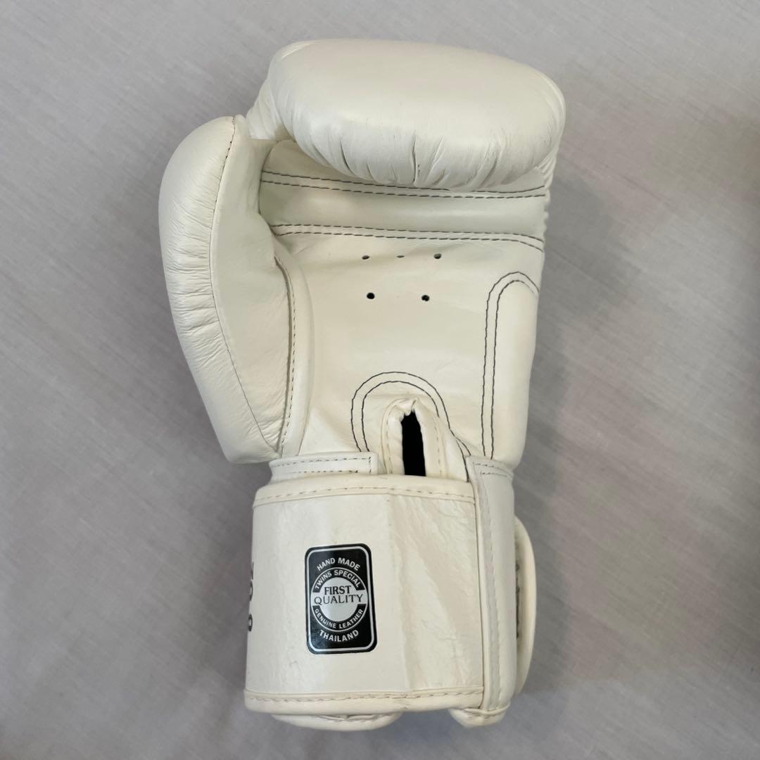 TWINS SPECIAL ボクシンググローブ ホワイト　8OZ バンテージ付き