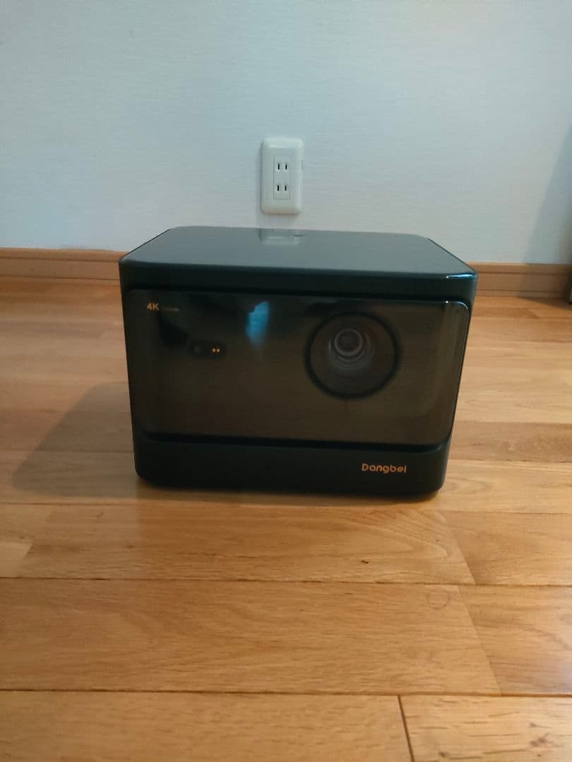 Dangbei DBX3 Pro4Kプロジェクター 本体 、台、ファイヤー4K付