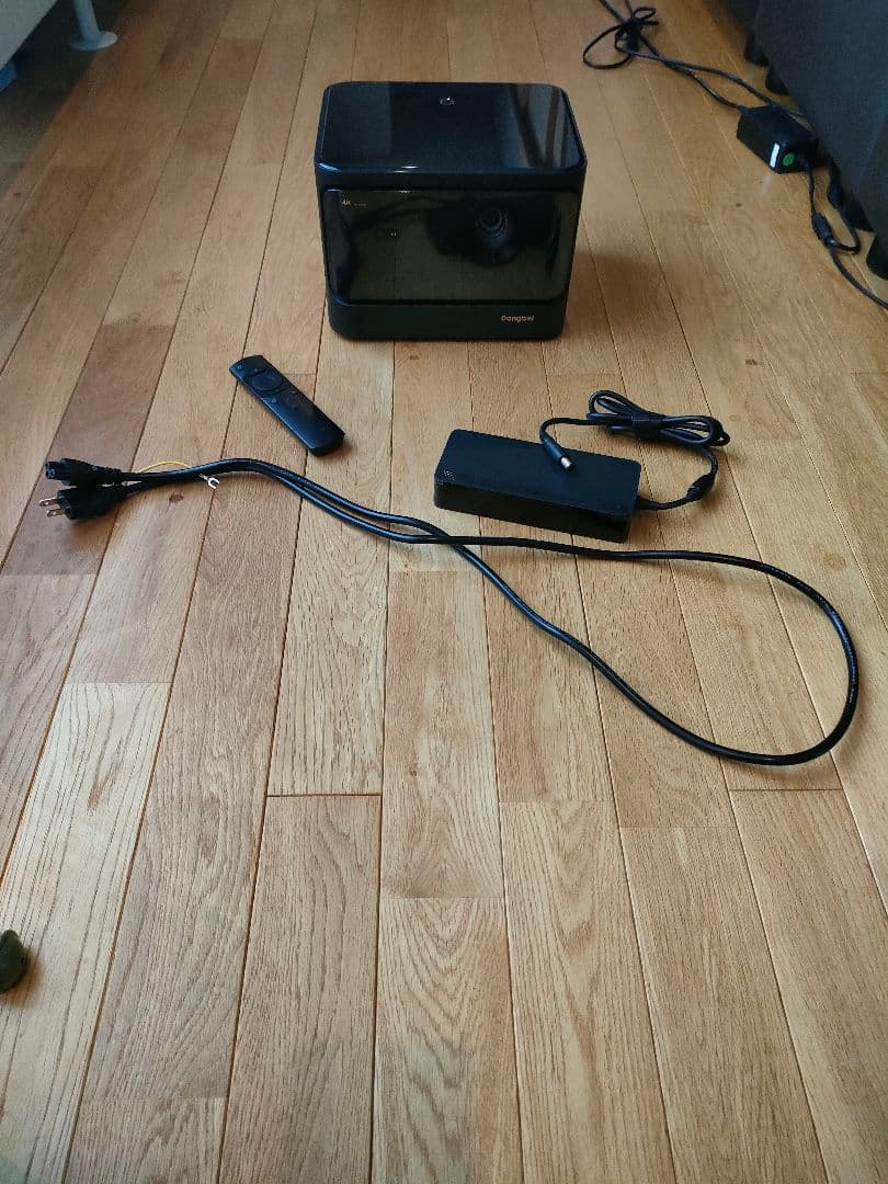 Dangbei DBX3 Pro4Kプロジェクター 本体 、台、ファイヤー4K付