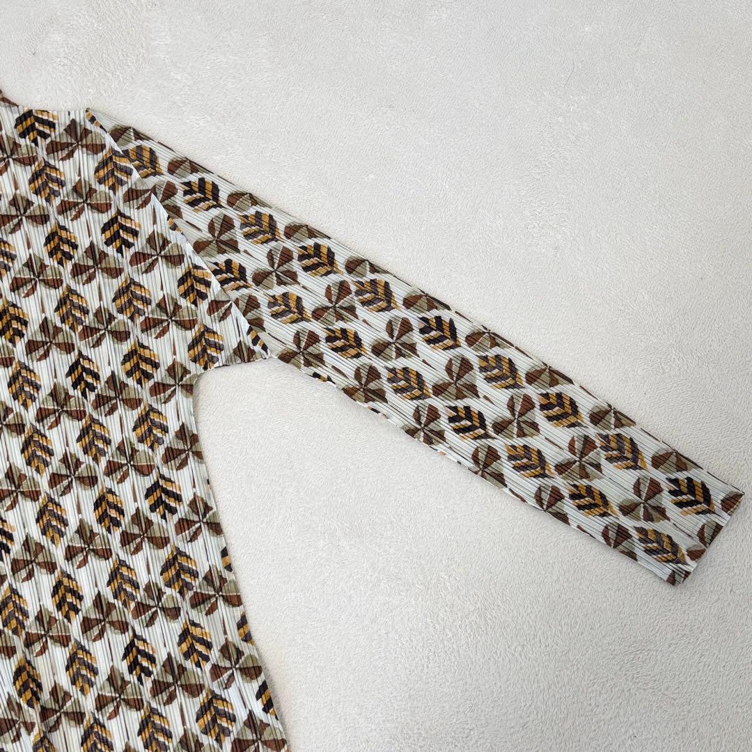 極美品✨PLEATS PLEASE プリーツ　長袖　トップス　クローバー　総柄