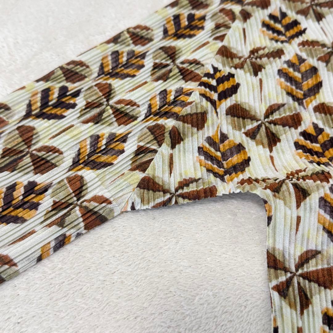 極美品✨PLEATS PLEASE プリーツ　長袖　トップス　クローバー　総柄