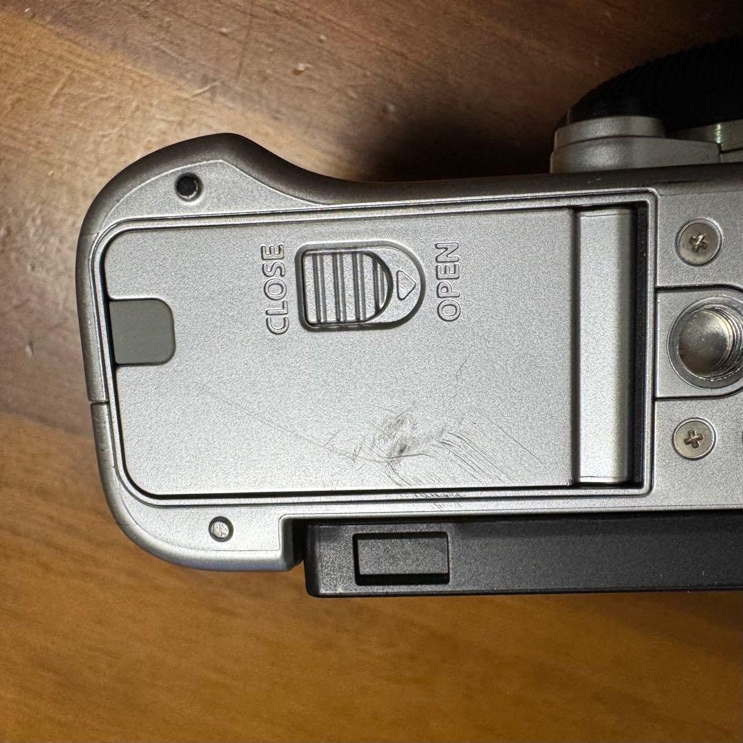 FUJIFILM X-A7 レンズキット シルバー