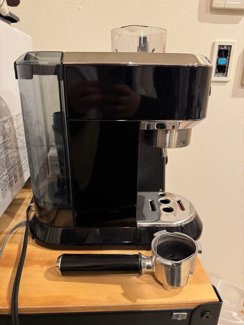 デロンギ デディカ　エスプレッソ・カプチーノメーカー