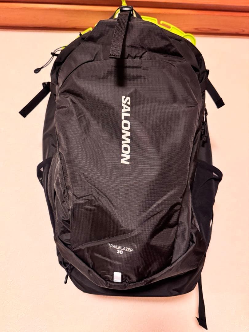 バッグ salomon TRAILBLAZER 30