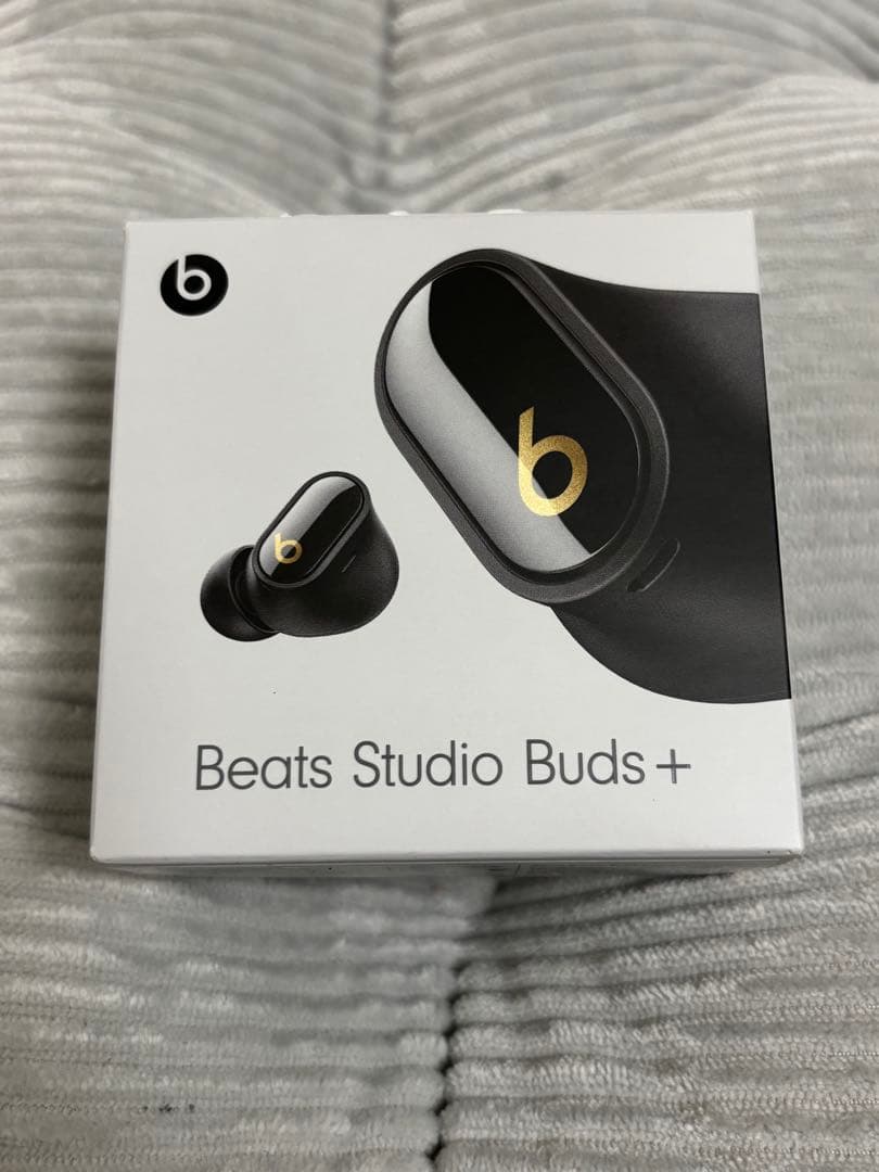 試着のみほぼ新品　beats ワイヤレスイヤホン　ブラックゴールド