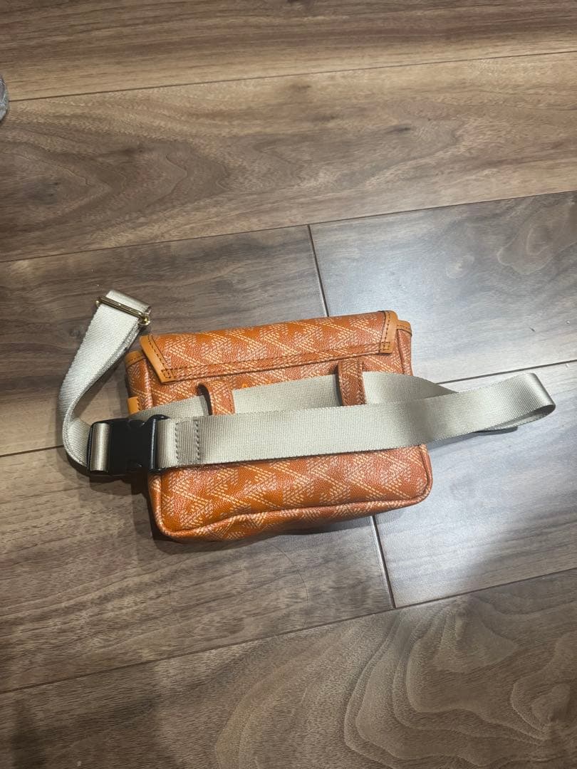 【美品】レザレクションウエストポーチアイクス No.2 Resurrection