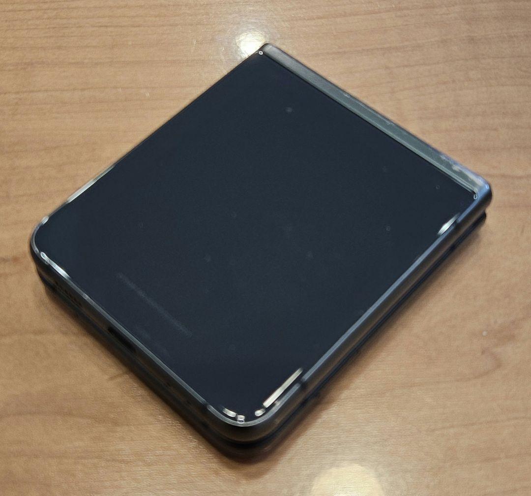 Galaxy z flip 3 海外版 香港版　グリーン