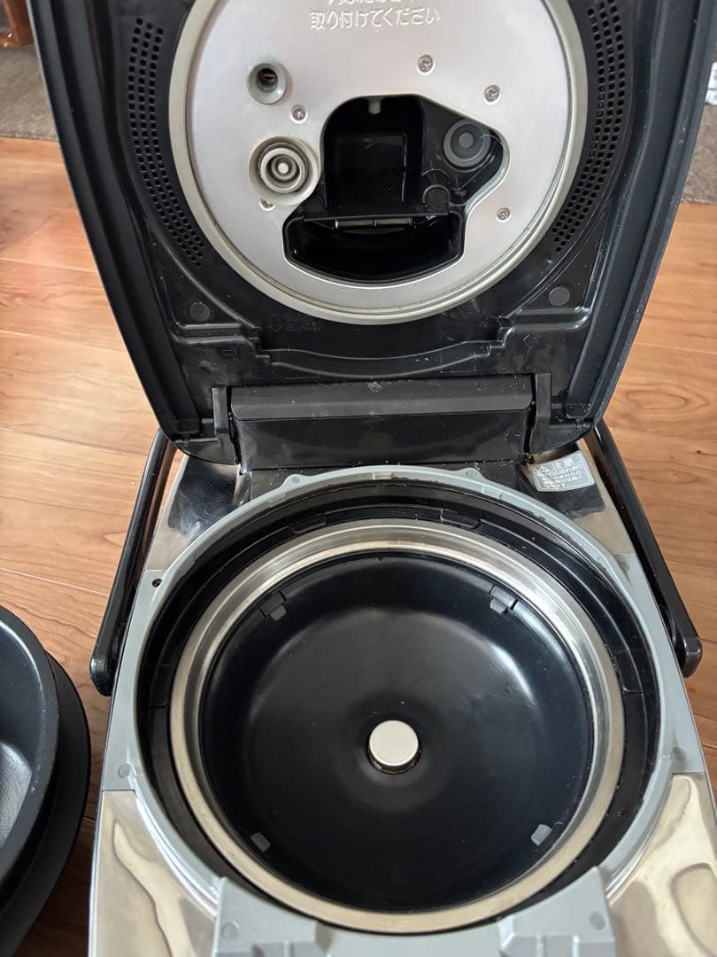 炊飯器 NW-AT10 南部鉄器　極め炊き　象印