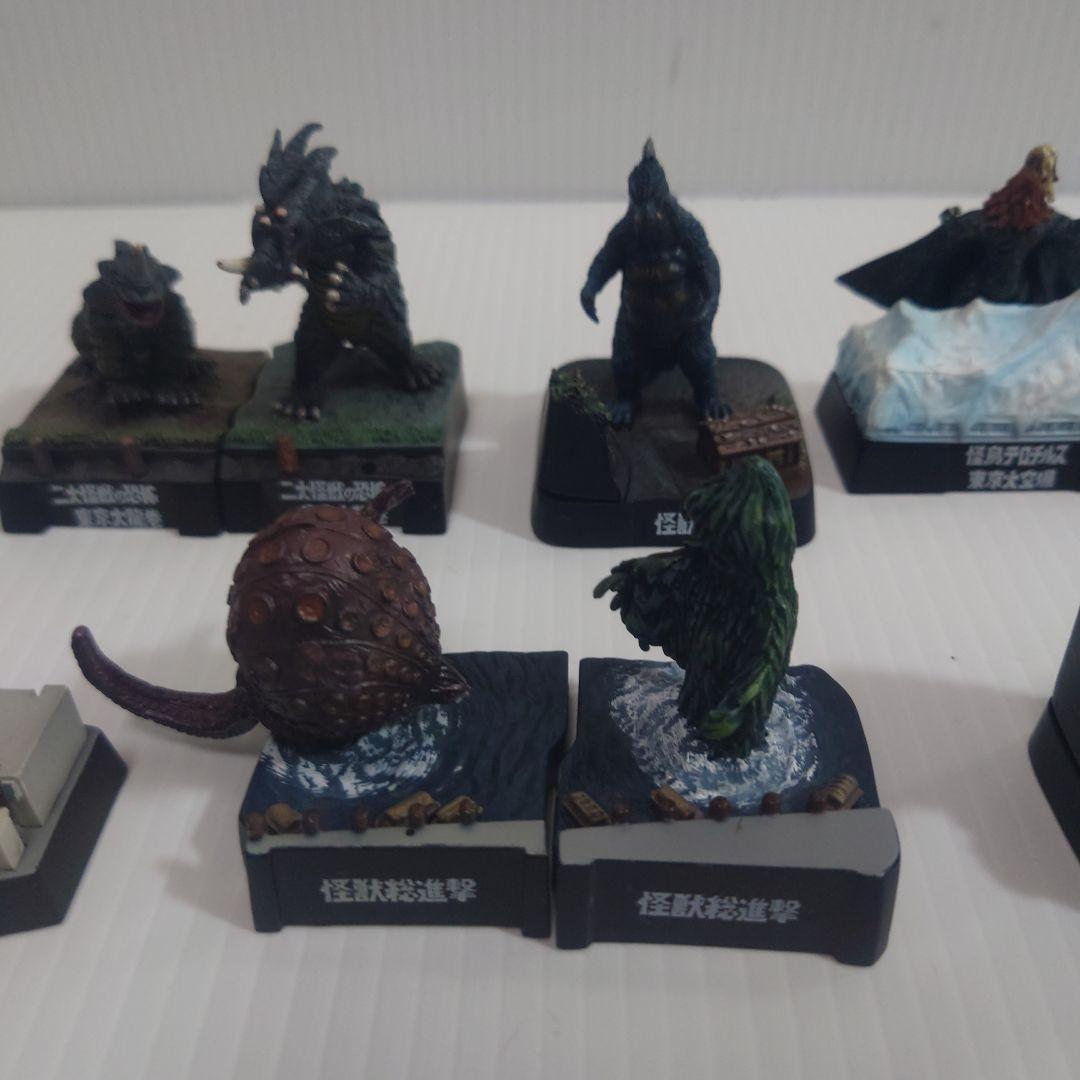 帰ってきたウルトラ怪獣名鑑　10個セット