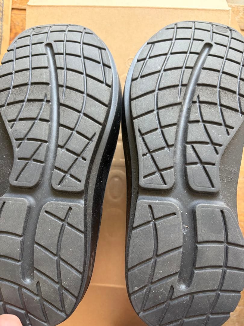 oofos oocandoo ウーフォス ウーキャンドゥ　25