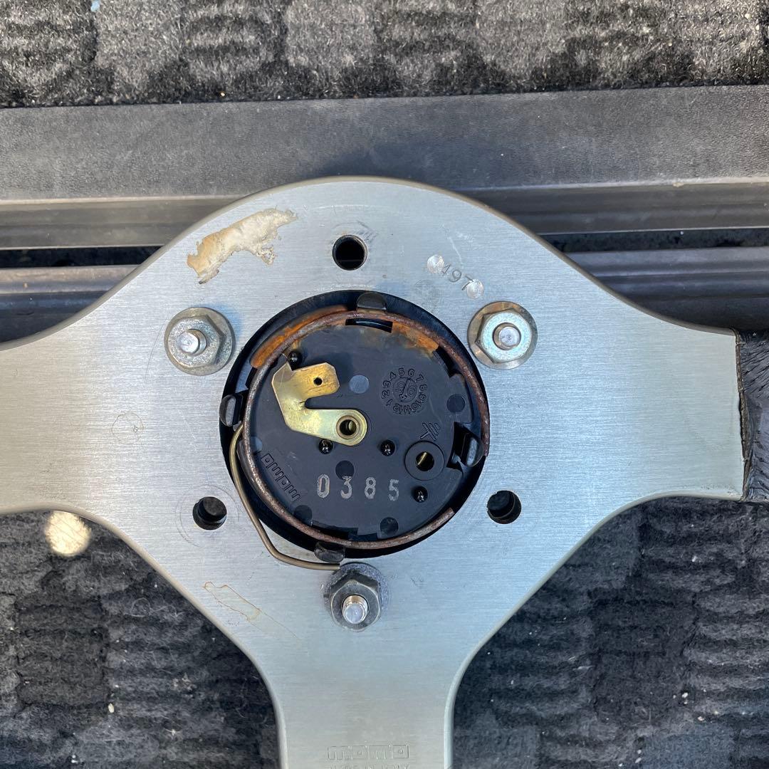 MOMO ステアリングハンドル