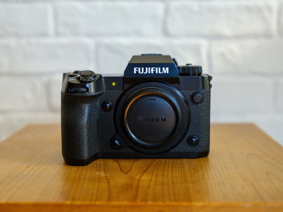 FUJIFILM X-H2 ミラーレス一眼 本体 レンズキャップ付き