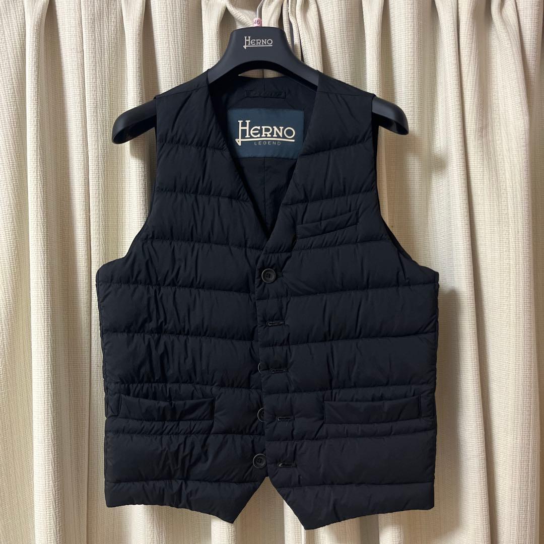 Herno ブラック ダウンベスト