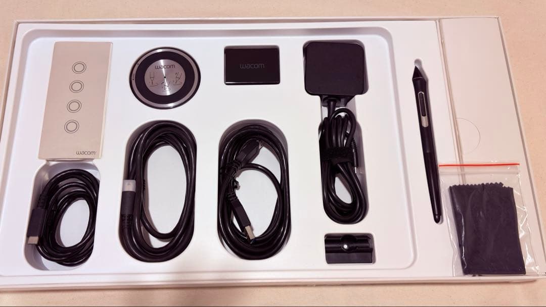 Wacom液タブCintiqpro13 DTH-1320/K0 ブラック　美品✨