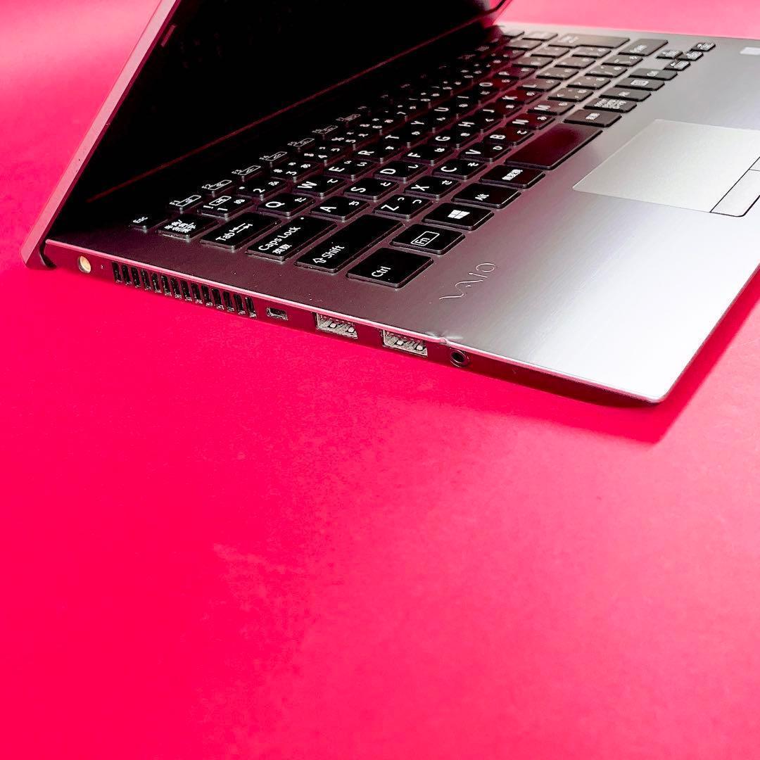 Windows11対応❣️小型軽量✨️薄型VAIOノートパソコン快適SSDカメラ付き