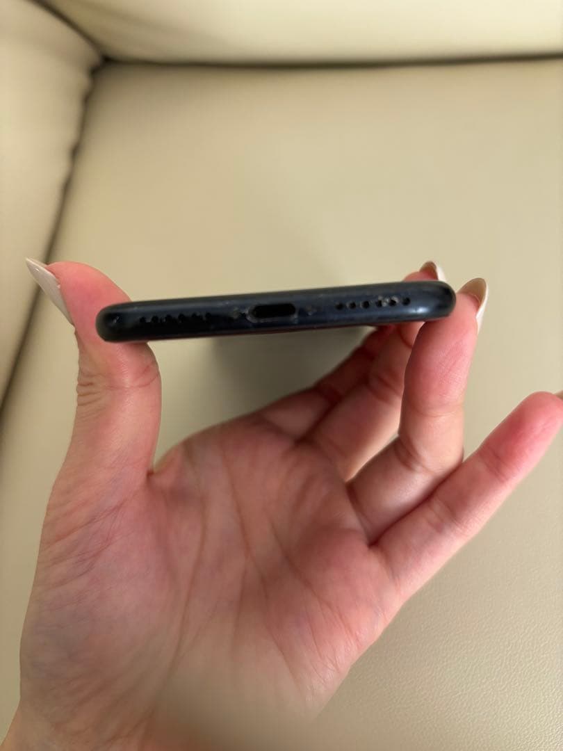 Apple iPhone se 第3世代　ブラック 本体　64G