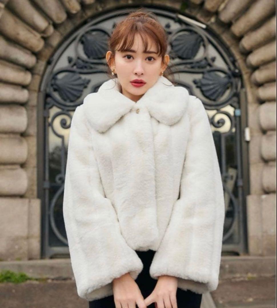 ジャケット・アウター Herlipto Winter Love Faux Fur Coat white