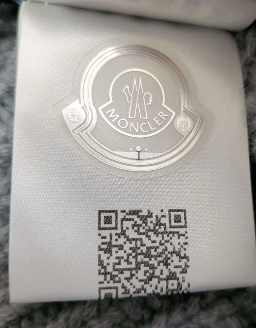 ​【新品タグ付】MONCLER モンクレール カシミア混 ニット帽 グレー 伊製