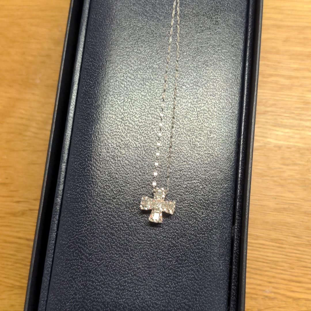 18金テーバーダイヤモンドクロスネックレス0.2ctup