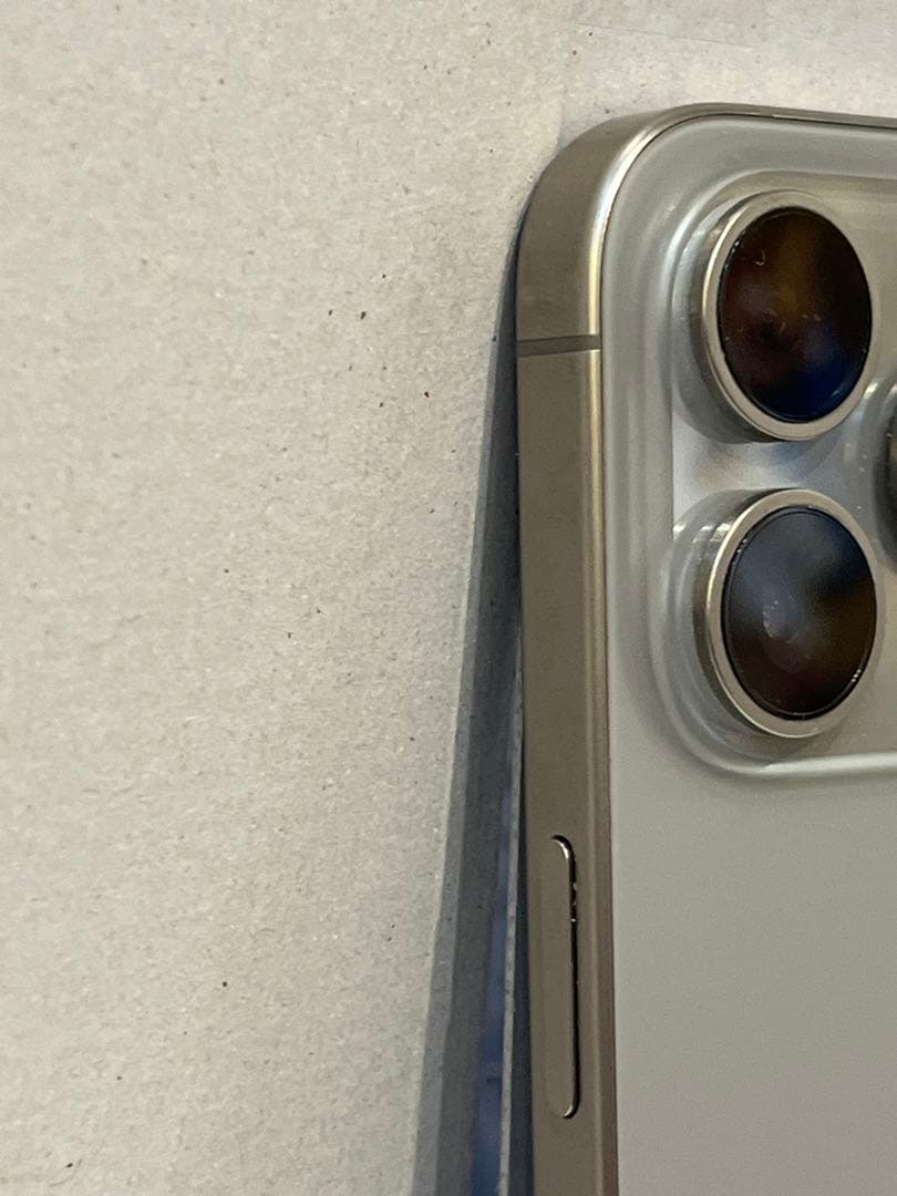 iPhone 15 Pro 256G 89%バッテリー　グレー