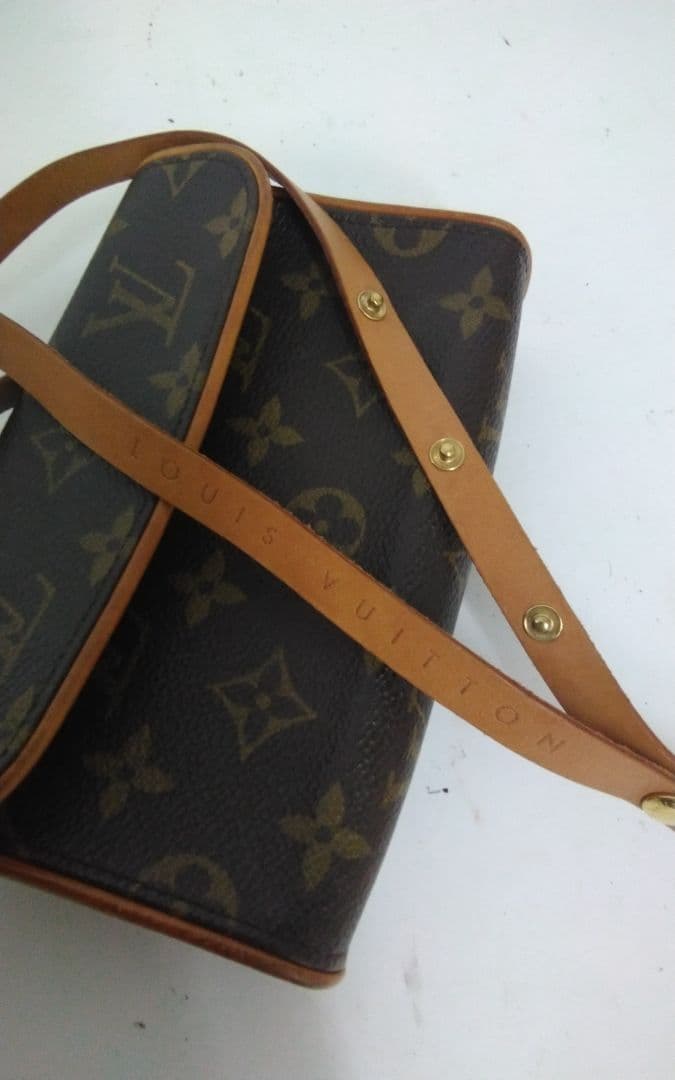 ヴィトン　ウェストポシェット