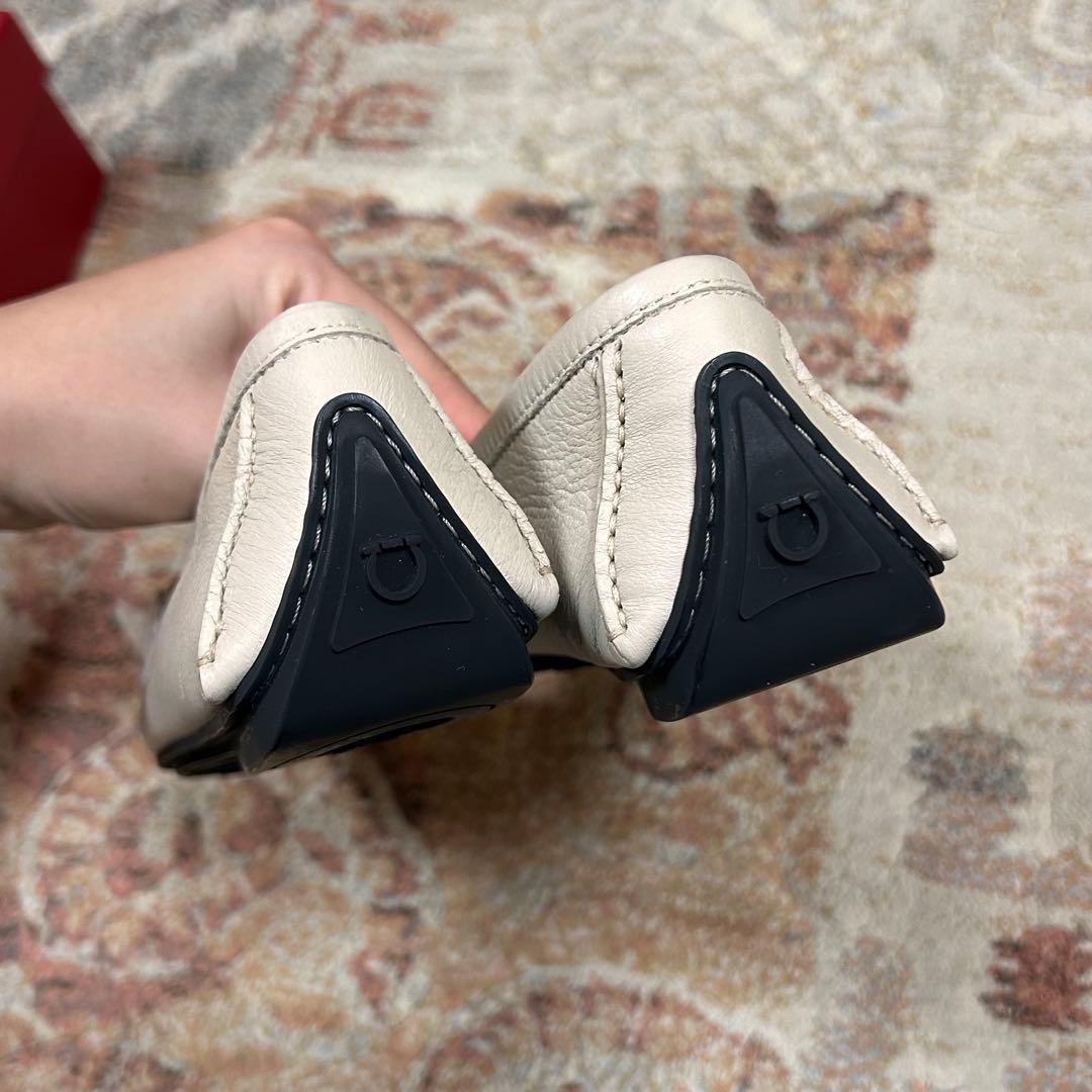 Salvatore Ferragamoドライビングシューズ　ローファー 23.5